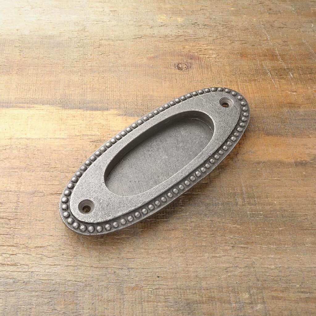 oval-recess-flush-pull-dot-pattern-sliding-door-A107V