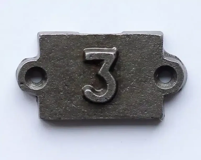 thumb-0-chiffre-antique-numero-3-950.JPG