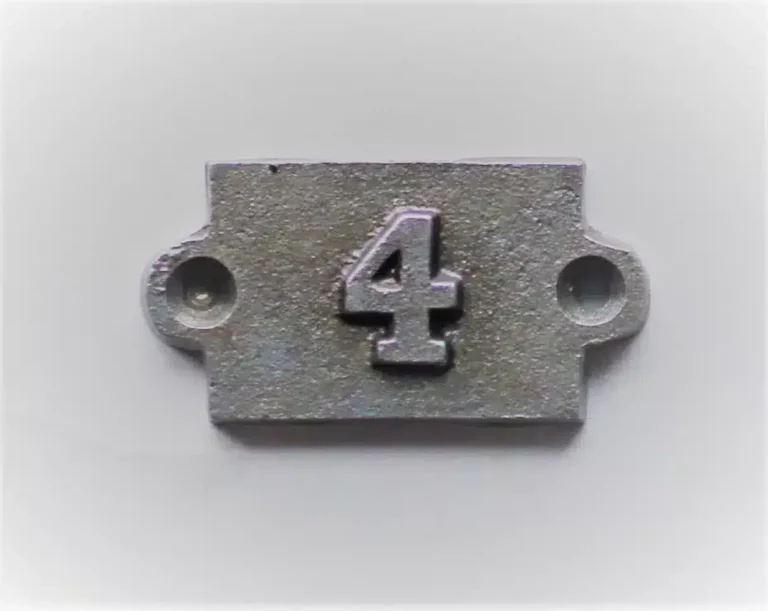 thumb-0-chiffre-antique-numero-4-529.JPG