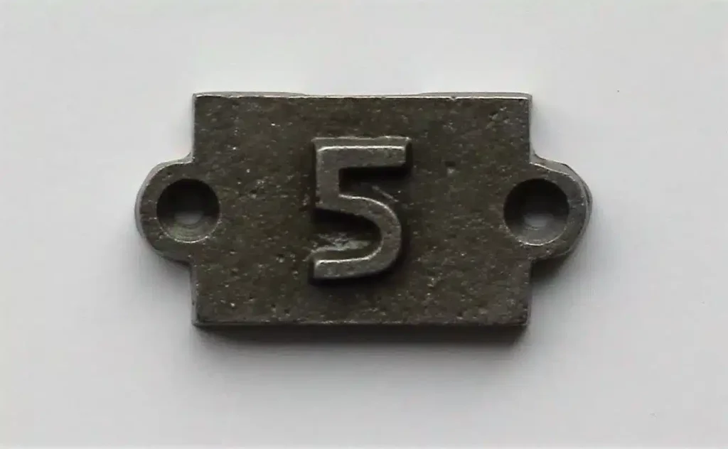 thumb-0-chiffre-antique-numero-5-685.JPG