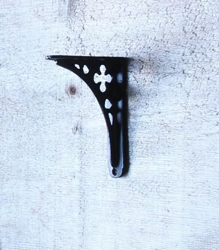 Clover 5 x 4 inch Decorative Shelf Bracket